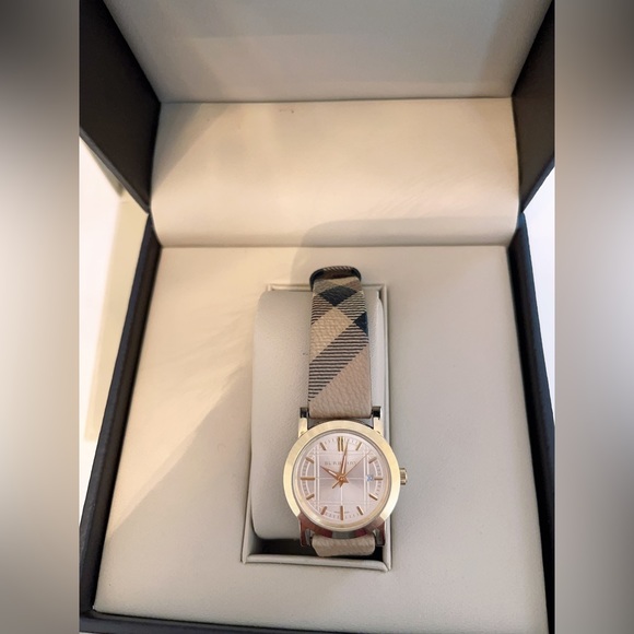 burberry Vintage watches - Picture 5 of 8
